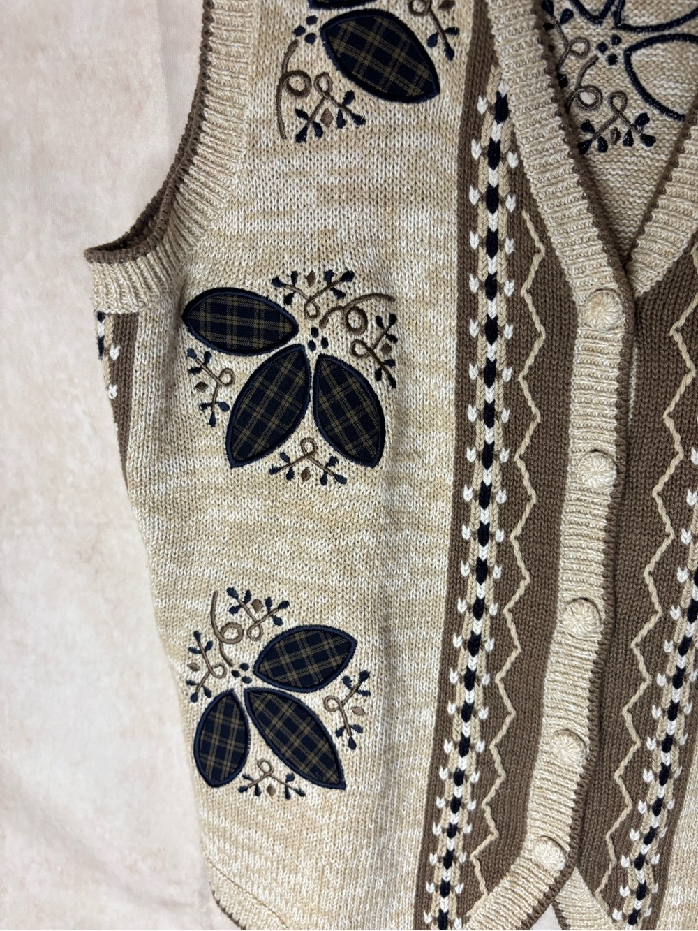 CJ Banks Beige Cream V-Neck Embroidered Sweater Vest - Picture 4 of 8